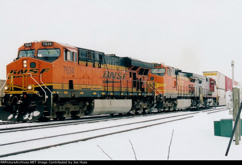 BNSF 7634 East